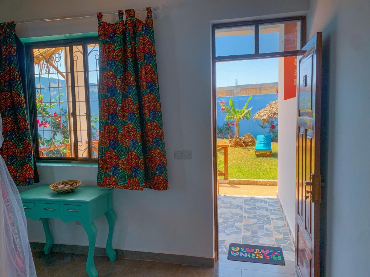 Pineapple House Bed & Breakfast Nungwi Luaran gambar