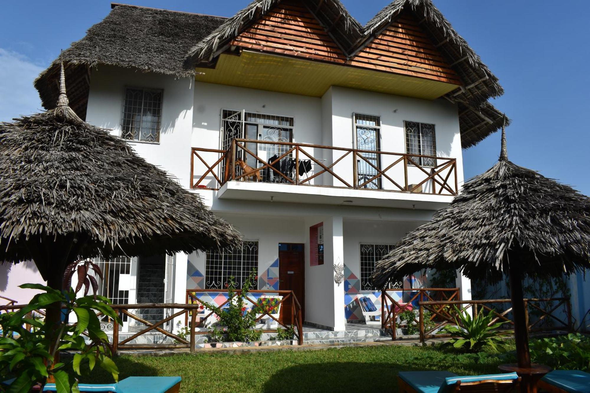 Pineapple House Bed & Breakfast Nungwi Luaran gambar